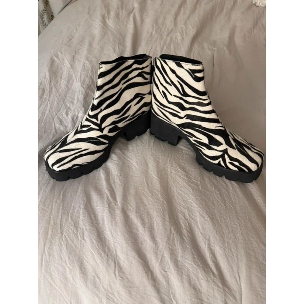 Trendy All Black Brand Calf Hair Zebra BootiesNWOT